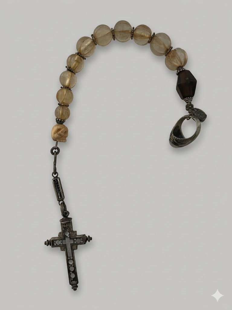 Faulenzer mit Kreuz und Bergkristallen (um 1850)