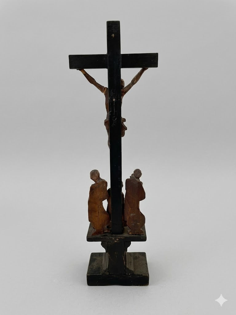 Seltene Kreuzigungsgruppe aus Buchsbaum – Um 1800
