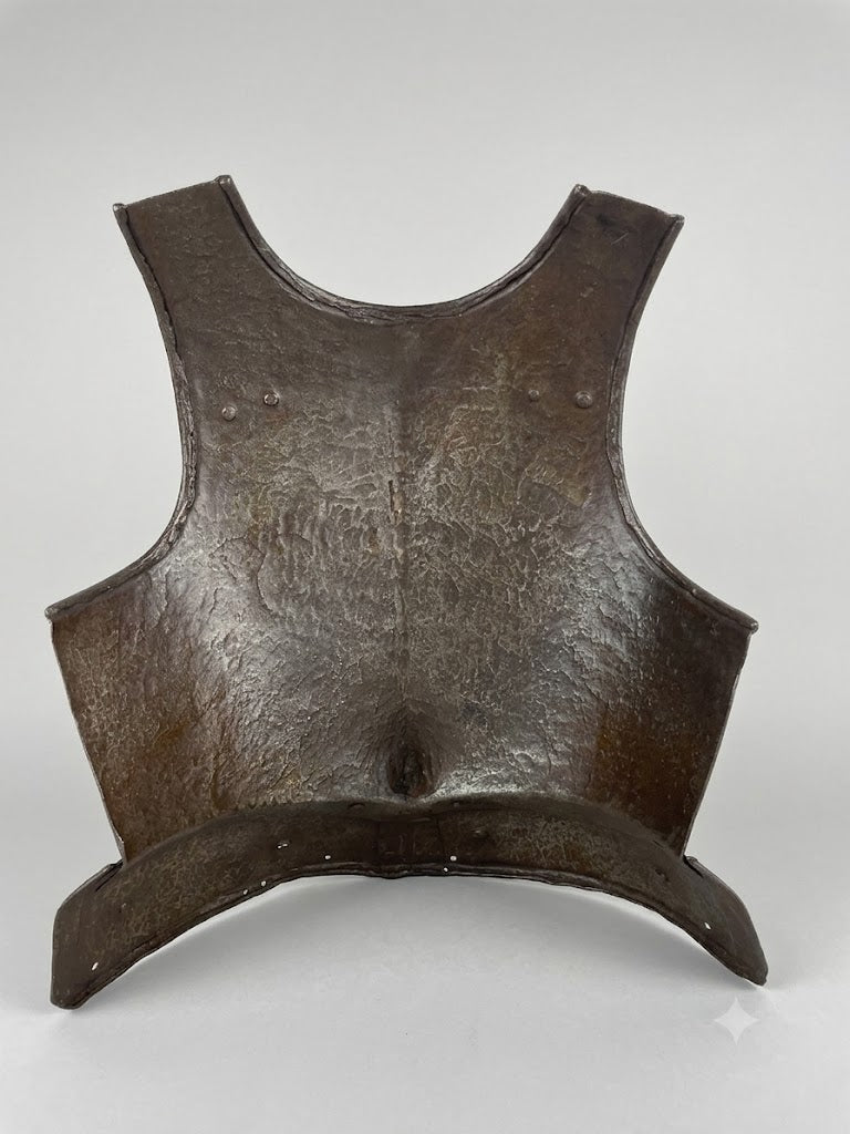 Musealer Handgeschmiedeter Ritter-Brustpanzer (um 1600) – Ein meisterhaftes Original aus Eisen