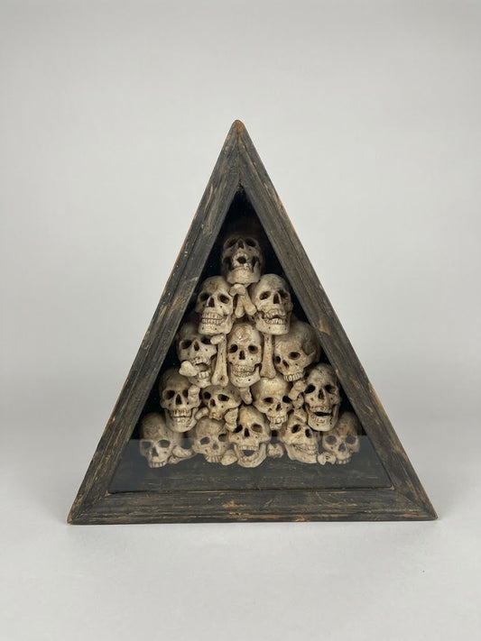 Seltene Beinhaus-Pyramide / Memento Mori Reliquienschrein – Salzkammergut