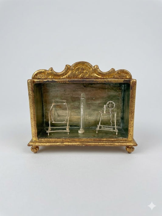Museale Berchtesgadener Miniatur-Arbeit aus Bein – Spinnrad & Lupenarbeit (Kruzifix) – Um 1850