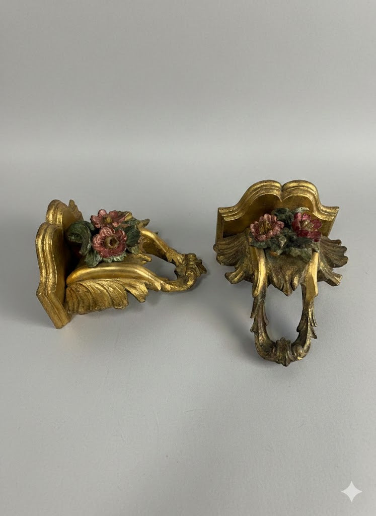 Paar geschnitzte Blumenpodeste (um 1850)