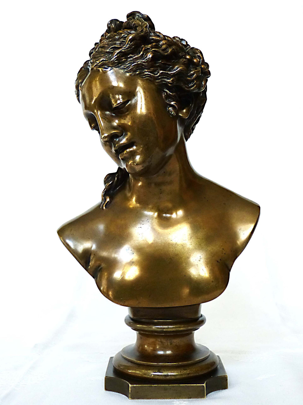 Klassische franzoesische Bronzebueste einer jungen Frau – Entwurf: Marie, Desire Pierre Louis (19. Jahrhundert)