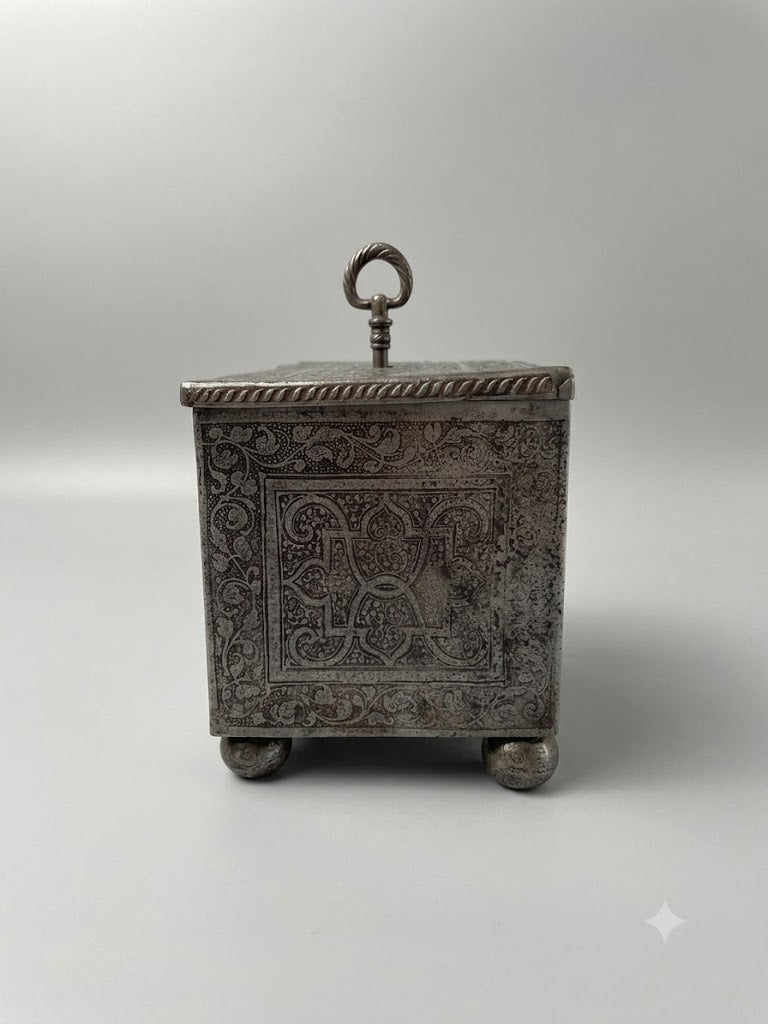 Museale Nürnberger Eisenkiste (Minikästchen) – um 1580