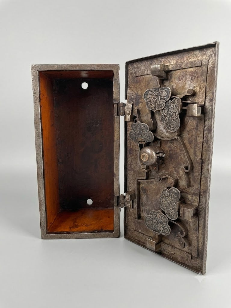 Museale Nürnberger Eisenkiste (Minikästchen) – um 1580