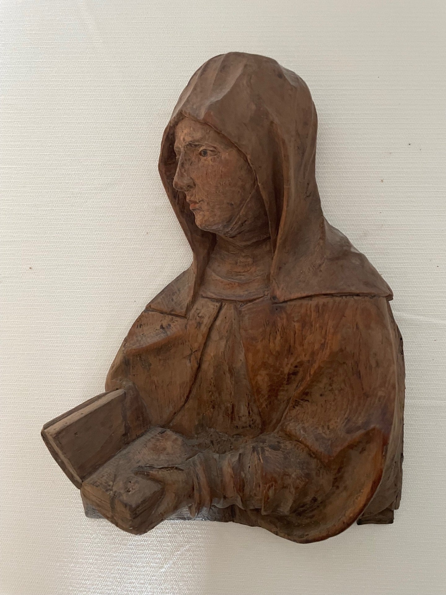 Gotisches Relief der Hl. Anna (um 1450)