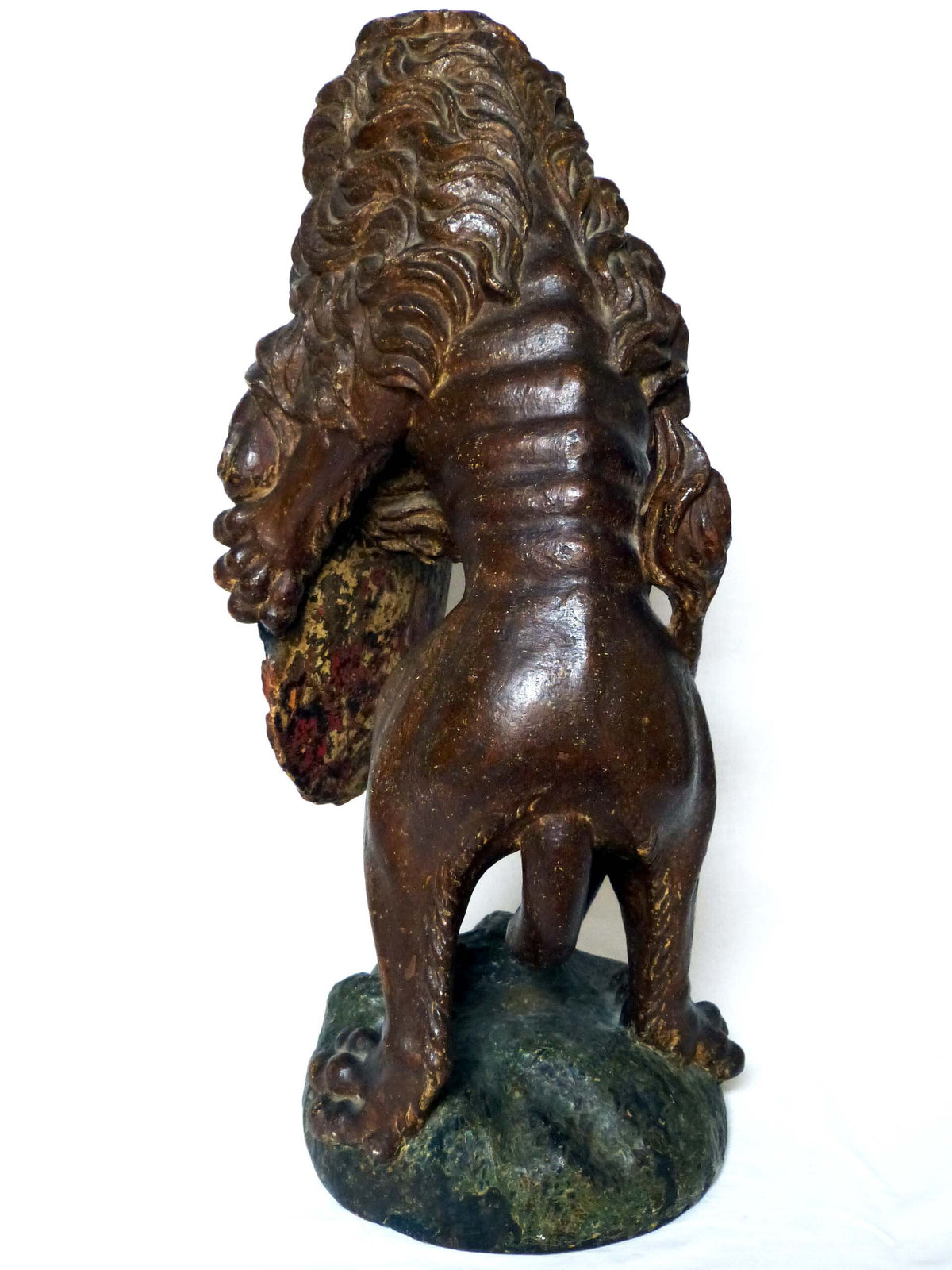 Monumentaler geschnitzter Renaissance-Wappenloewe (16. / 17. Jahrhundert)