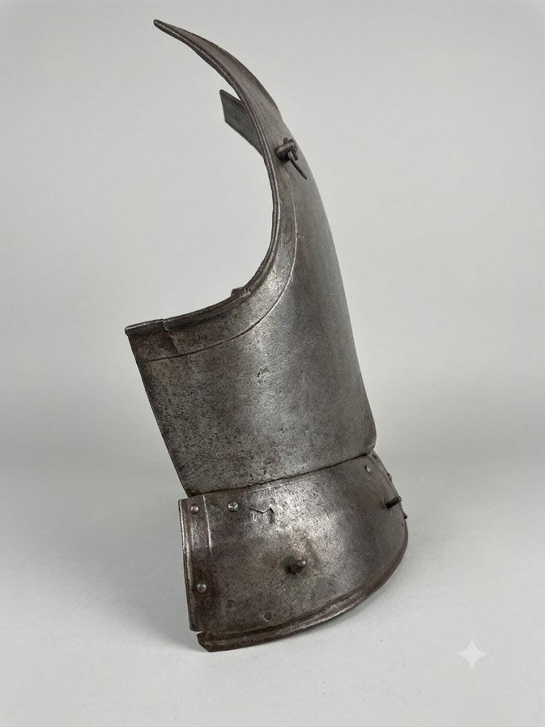 Musealer Handgeschmiedeter Ritter-Brustpanzer (um 1600) – Ein meisterhaftes Original aus Eisen