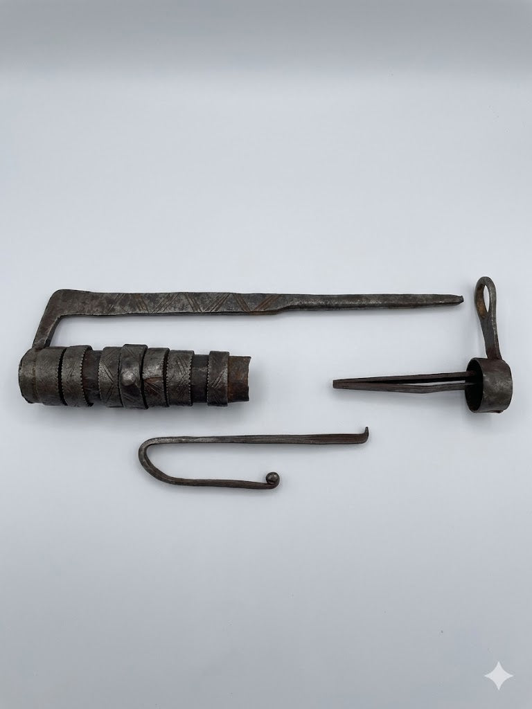 Altes alpenländisches Kombinations-Vorhängeschloss um 1700 – Museale Schmiedekunst