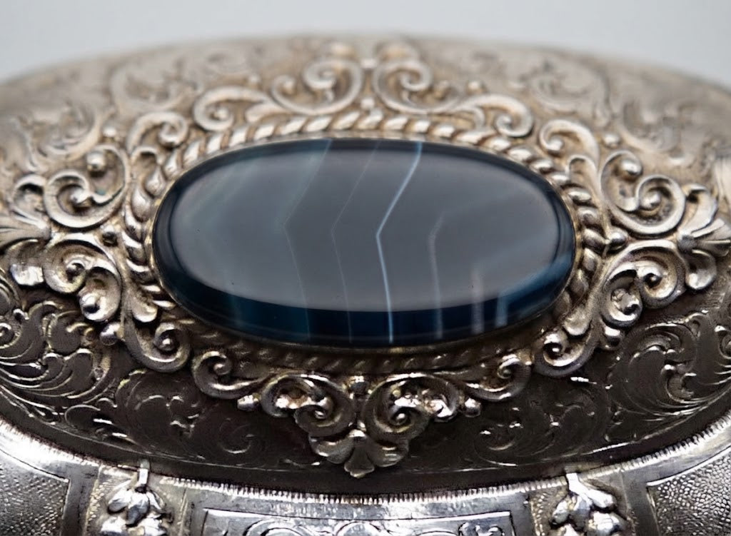 Prächtige italienische 800er Silber-Schatulle mit Achat-Besatz und Innenvergoldung