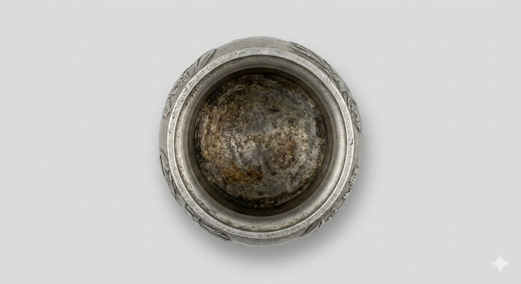 Bedeutender barocker Kupferbecher mit Zinnfassung und Standfuß – um 1800