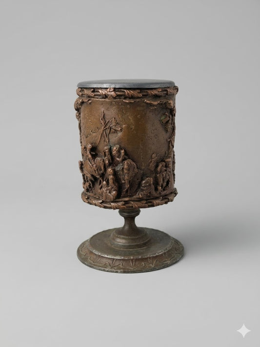Bedeutender barocker Kupferbecher mit Zinnfassung und Standfuß – um 1800