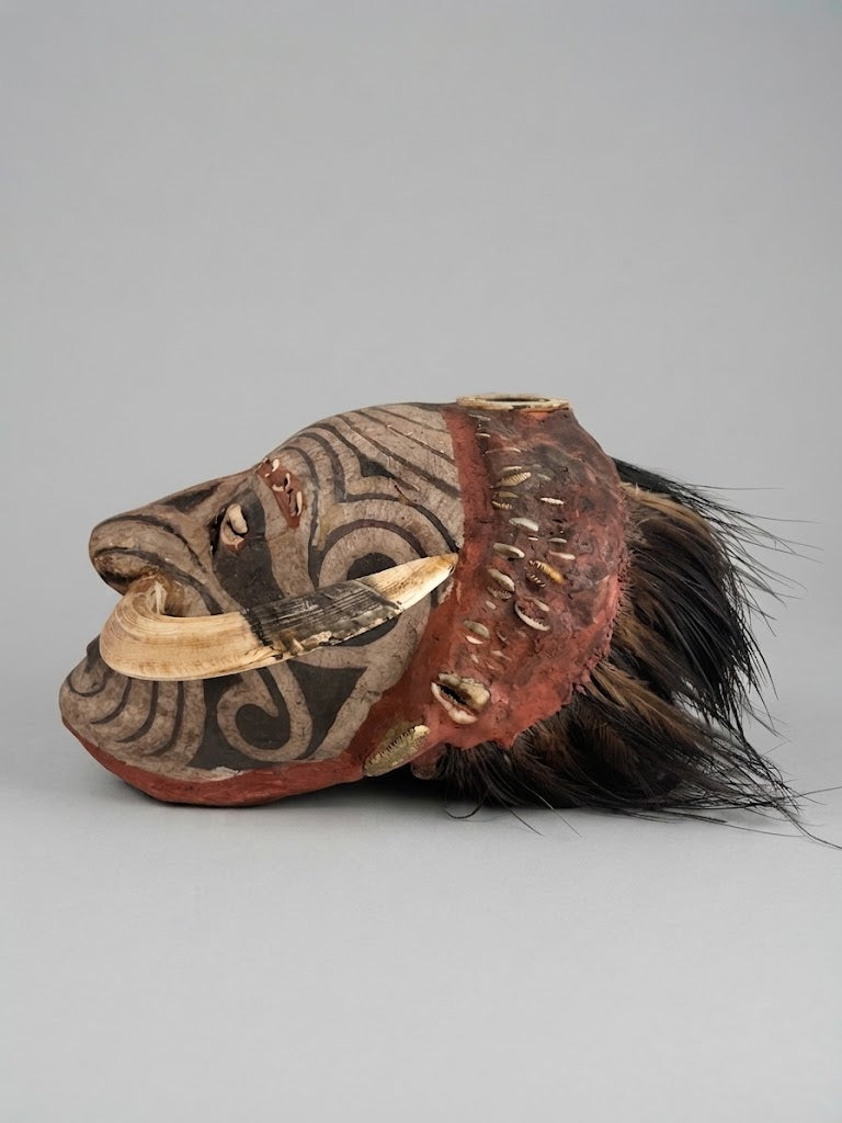 „Rituelle Totenkopf-Maske“ – Ein kraftvolles Unikat aus Papua-Neuguinea