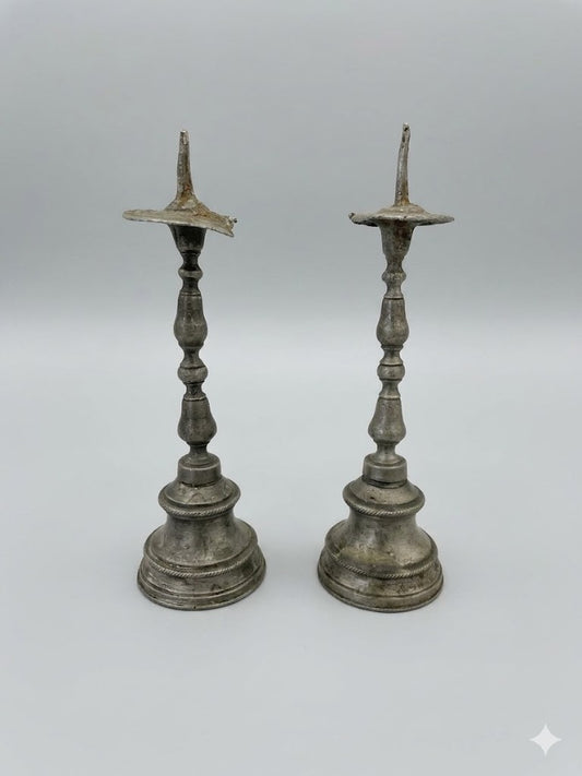 Paar barocke Zinn-Pricket-Kerzenständer um 1700 – Höhe 16 cm