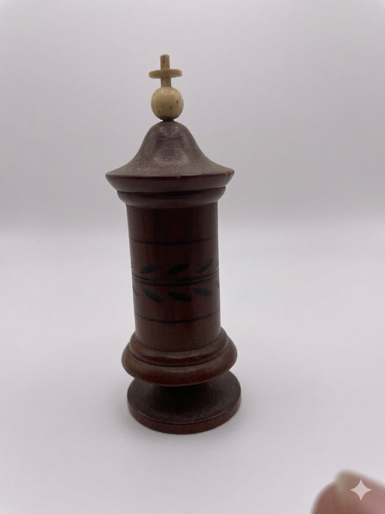 Spiritueller Begleiter: Antiker Miniatur-Reisealtar (um 1800)